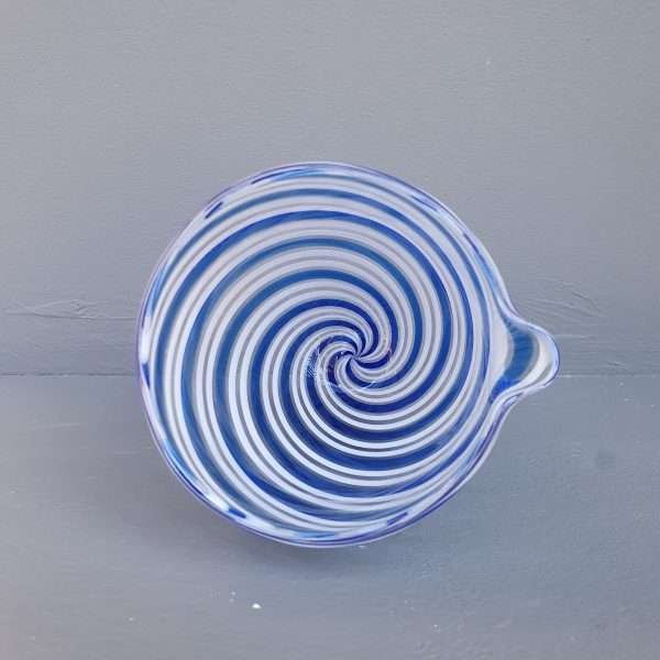 Glass pouring bowl