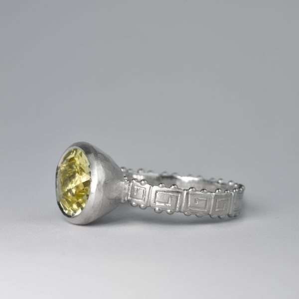 Silver ring with oval lemon citrine