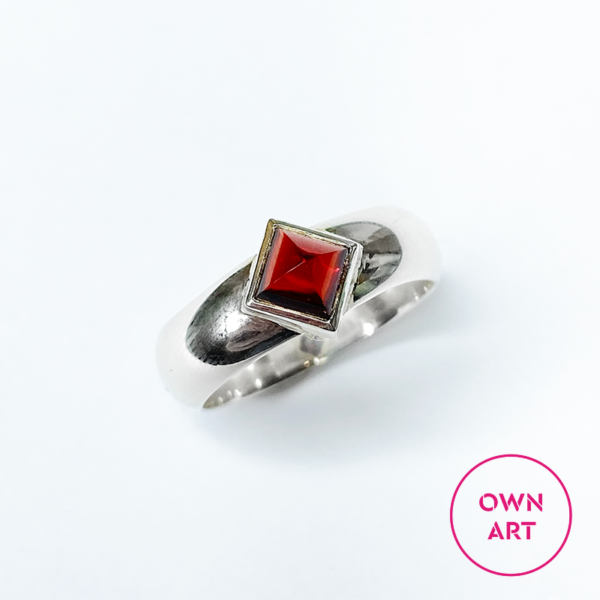 Silver Ring with square Garnet