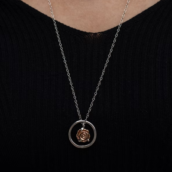 Flower Pendant with circle - Image 2