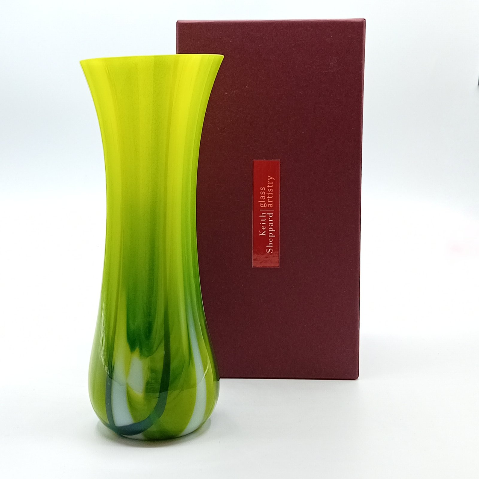 Small Tulip Vase Green - Image 3