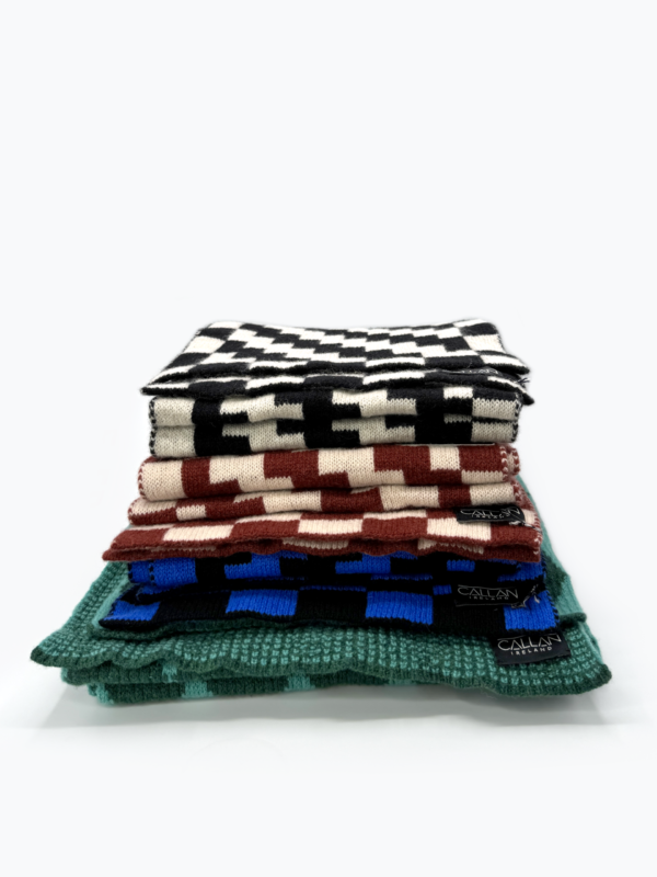 Diamond Pattern Scarf in Green and Teal - Image 3