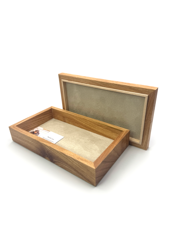 Small Box with Lift-off Lid, Running Hare - Image 3