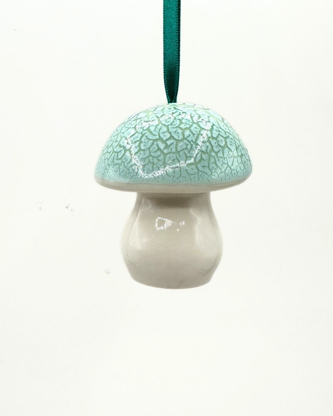 Crackle Mushroom Bauble (Green)